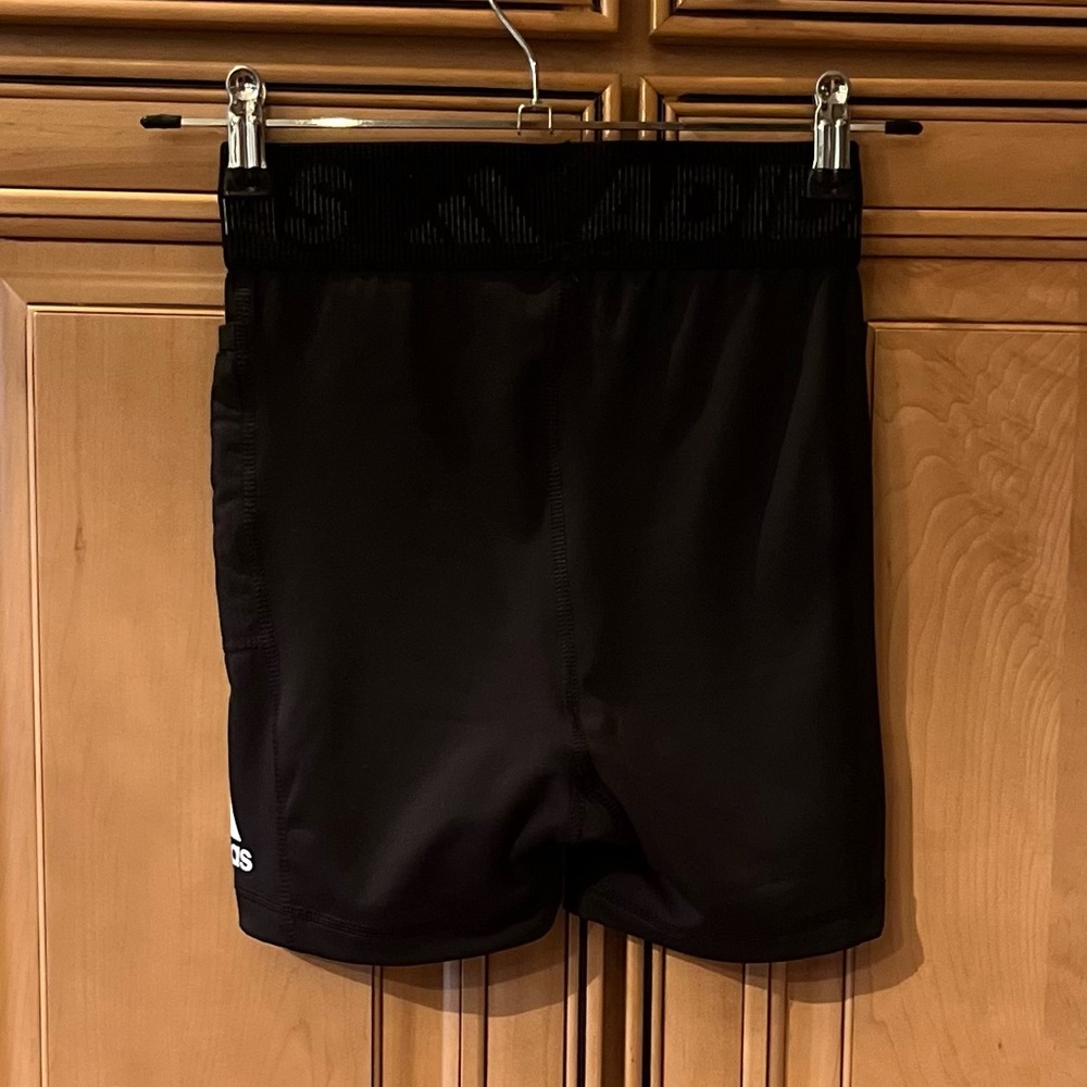 NWT Adidas Women’s Techfit Badge of Sport Shorts - Picture 8 of 11